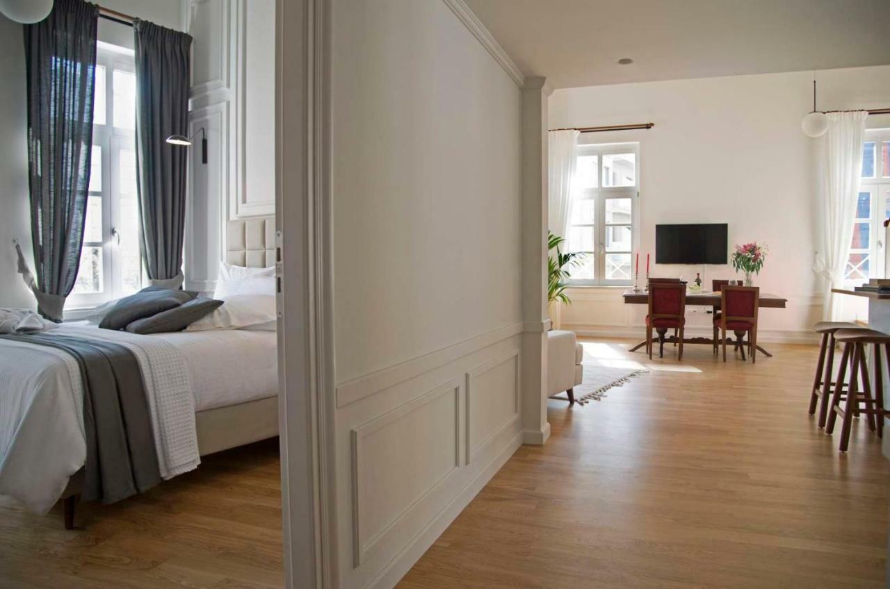 Four Streets Athens - Luxury Suites Apartments In Atene Esterno foto