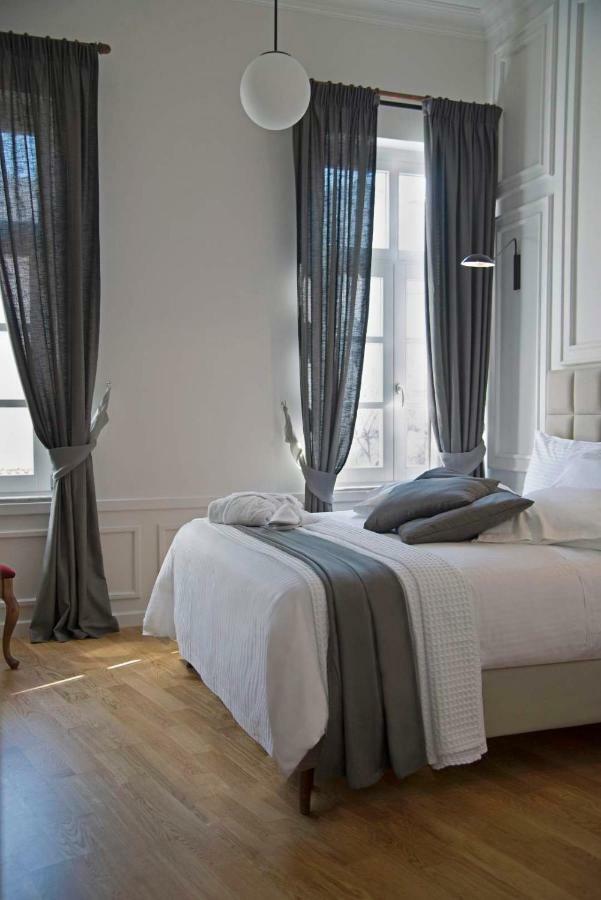 Four Streets Athens - Luxury Suites Apartments In Atene Esterno foto