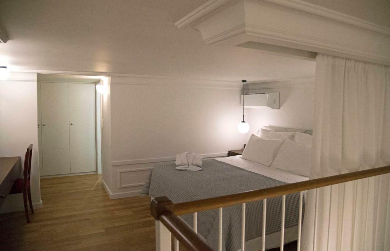 Four Streets Athens - Luxury Suites Apartments In Atene Esterno foto