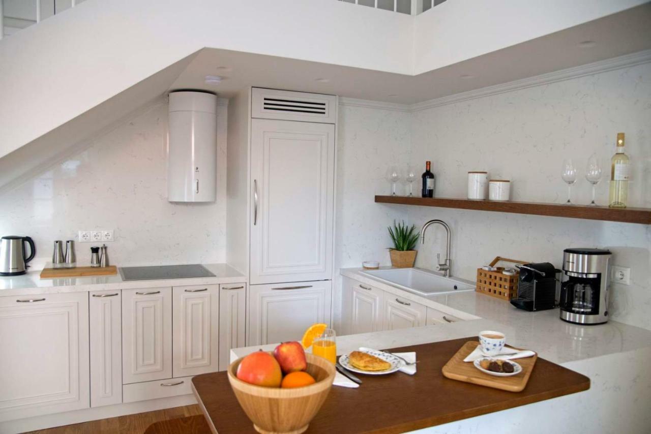 Four Streets Athens - Luxury Suites Apartments In Atene Esterno foto