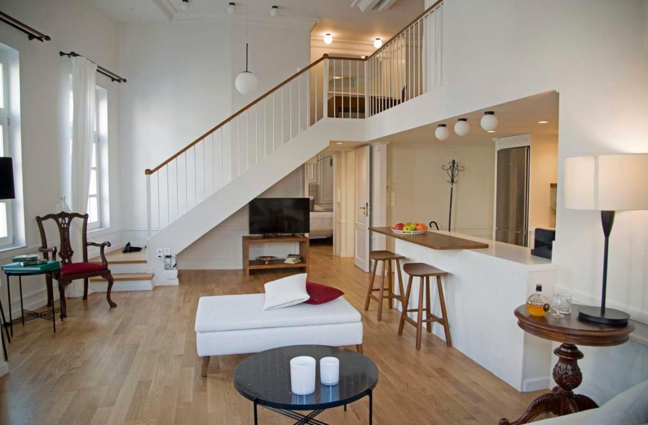 Four Streets Athens - Luxury Suites Apartments In Atene Esterno foto