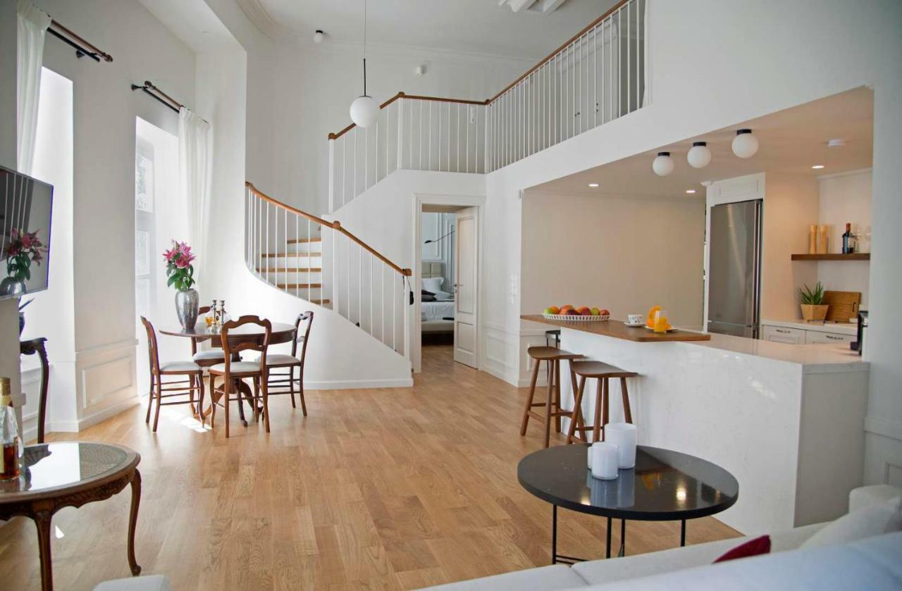 Four Streets Athens - Luxury Suites Apartments In Atene Esterno foto